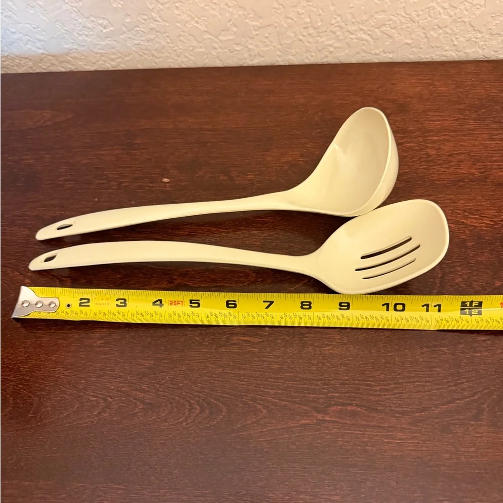 (2) Vintage Melamine Ware Ladle And  Slotted Spoon Serving Utensils Taiwan Cream
